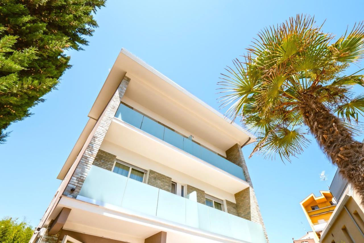 Hotel Villa Del Mare Senigallia Exteriör bild