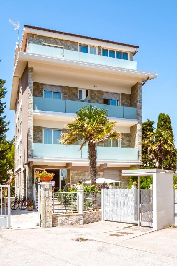 Hotel Villa Del Mare Senigallia Exteriör bild