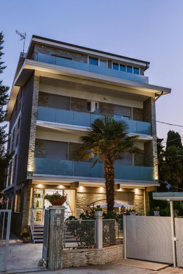 Hotel Villa Del Mare Senigallia Exteriör bild