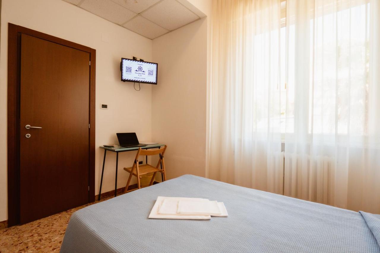 Hotel Villa Del Mare Senigallia Exteriör bild