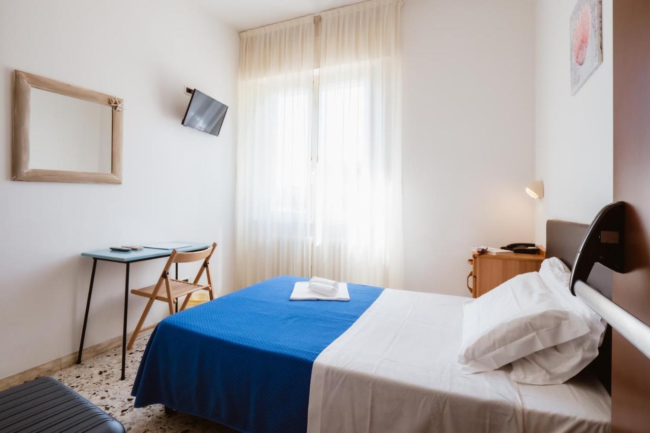 Hotel Villa Del Mare Senigallia Exteriör bild