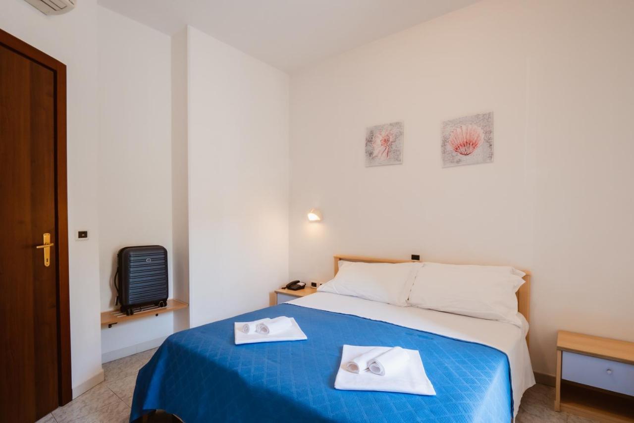 Hotel Villa Del Mare Senigallia Exteriör bild