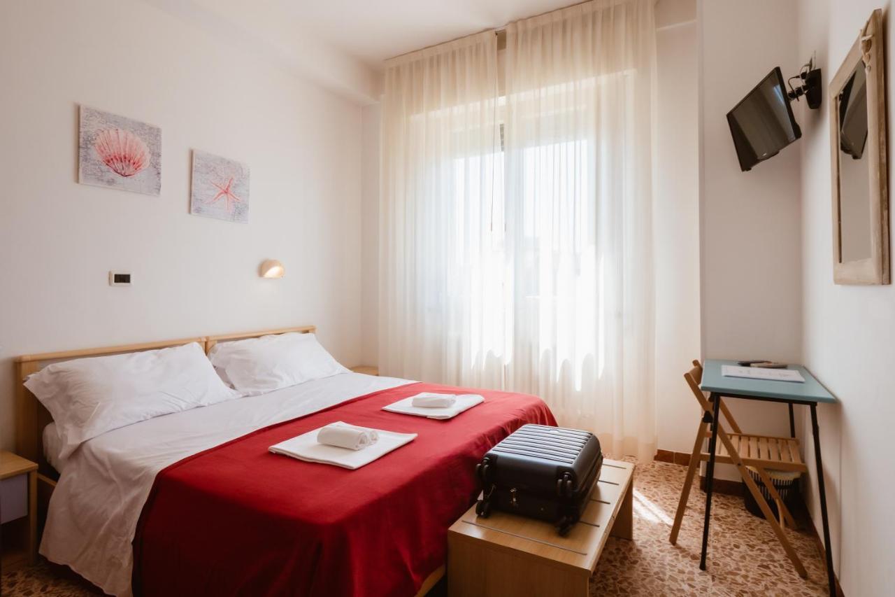 Hotel Villa Del Mare Senigallia Exteriör bild